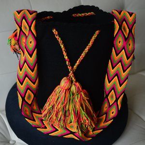 Black / Rainbow Wayuu Mochila Cross-Body Bag
